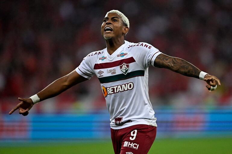 El brasileño John Kennedy, jugador de Fluminense, celebra un gol en un partido de Copa Libertadores 2023.