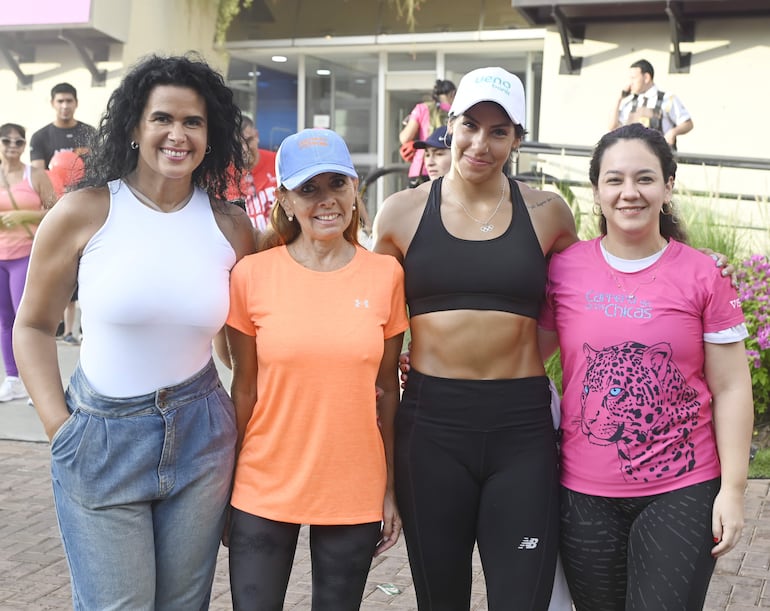 Silvia Bracho, Cecilia Sotomayor, Camila Pirelli y Diana Mongelos.