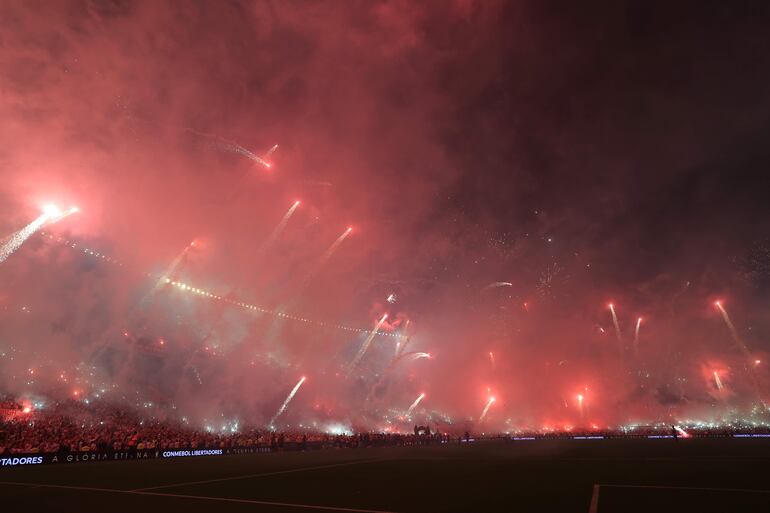 Clausuran el estadio de River Plate por la pirotecnia en el partido ante el Atlético Mineiro