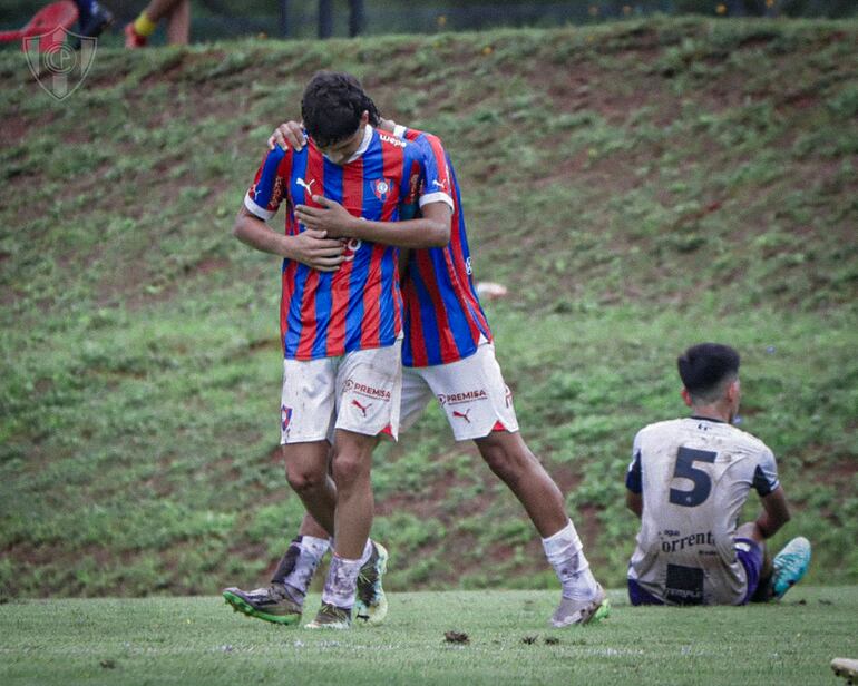 Víctor López anotó seis goles ante Tacuary para la victoria de 12-0 / Gentileza @CanteraCCP.