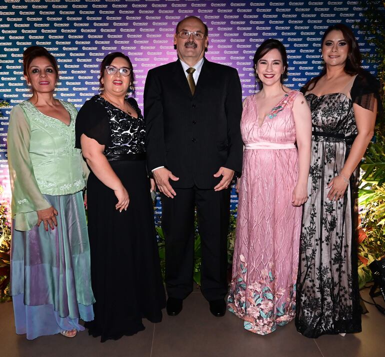 Carolina Cuevas, Nilsa Saguier, Benigno Perrotta, Lilian Villalba y Mónica Diaz. 