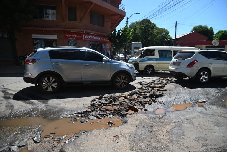 Lillo, desde la avenida San Martín hasta Madame Lych, está en pésimo estado por los trabajos de la Essap.