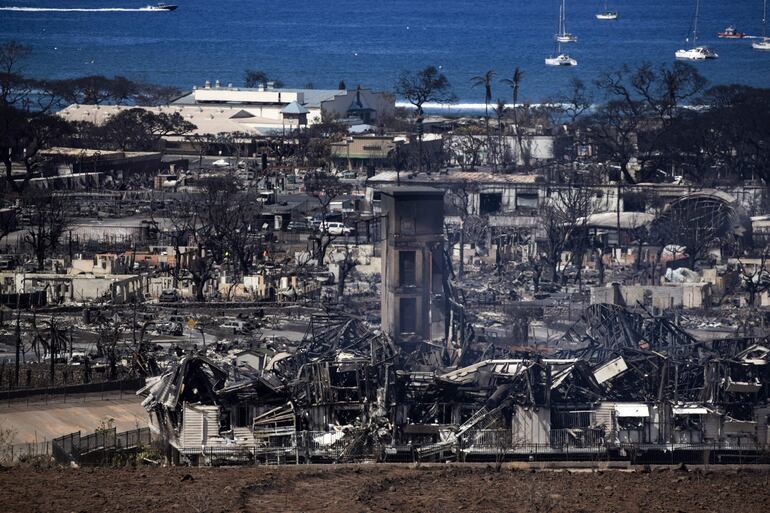 Sube a 67 el número de fallecidos por los incendios en Hawái