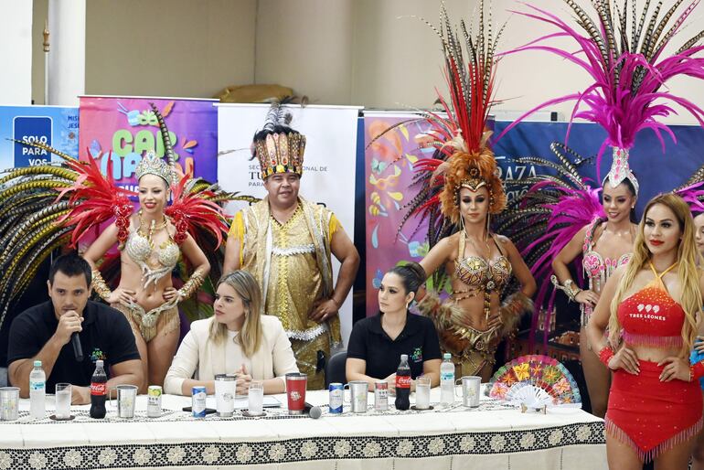 William Castillo, Antonia Cárdenas y Claudia Vázquez brindaron detalles acerca del Carnaval Guaireño.