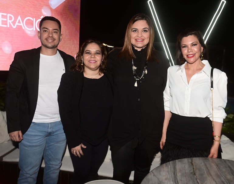 Javier Villagra, Rosalba Riveros, Lizza Salgueiro y Rocío Marecos.