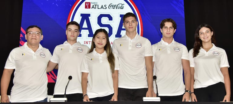 Antonio Alemán, Joaquín Peroni, Gina Jeon, Carim Cibils Daher, Santiago Rojas y Agustina Minnaugh.