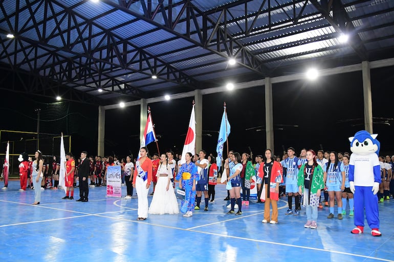 El desfile inaugural de los JUPY 2024, reunió a universitarios de los distritos de  Carapeguá, La Colmena y Paraguarí.