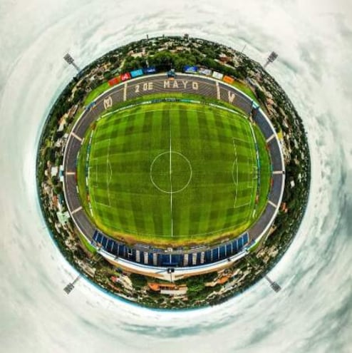 Vista en “ojo de pez” (panorámica) del estadio Río Parapití de Pedro Juan Caballero.