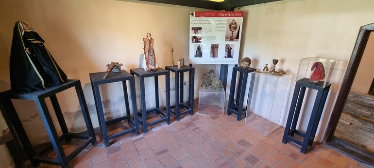 Algunos de los elementos antiguos e imágenes Sacras que estarán en exposición en el museo de San Miguel.