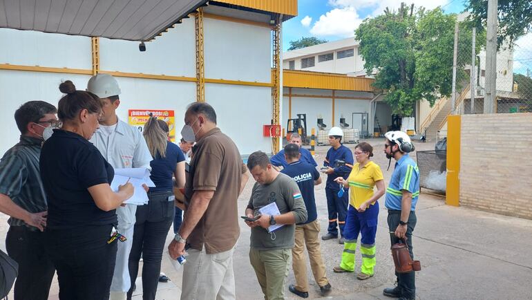 Realizaron control en la fábrica de Pechugón donde se registró una fuga de amoníaco en Capiatá,