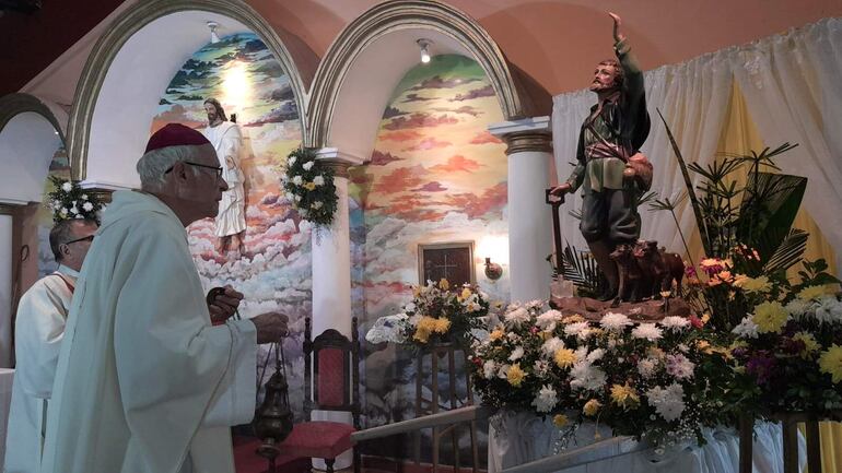 El obispo de San Lorenzo, monseñor Joaquín Robledo, presidió hoy la misa en honor de San Isidro labrador.
