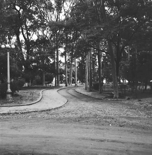 Así lucían los caminos internos del Parque Caballero en marzo de 1970.