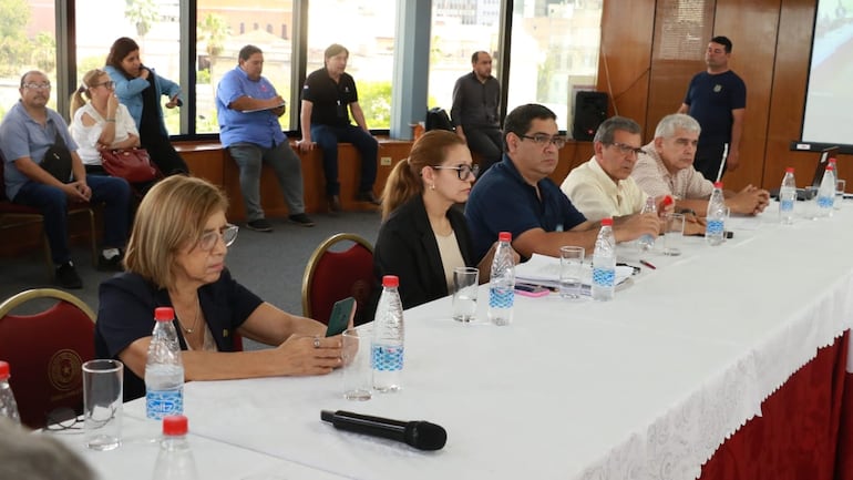 Reunión con sindicalistas del sector público. (Foto Gent. Senado)