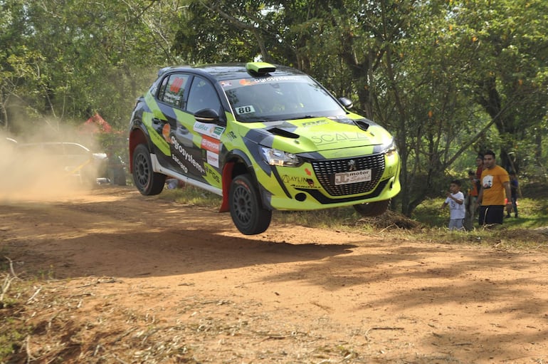 Triunfo en la clasificación general de la F2, y la Clase RC4A, del binomio de Miguel Franco y Pedro Sosa, que estuvo a bordo de este Peugeot 208 Rally4.