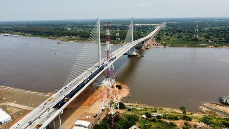 El puente “Héroes del Chaco”, que une Asunción con Chaco’i, estaría invadiendo el cementerio de la comunidad Maká.