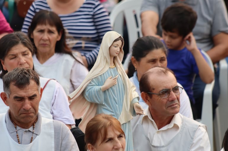 Como cada domingo en la basílica se tuvo una gran concurrencia de feligreses.