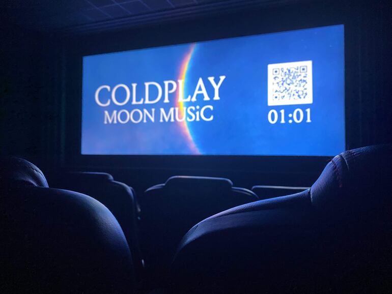 "Moon Music", el nuevo álbum de Coldplay fue presentado anticipadamente en las salas de cine.