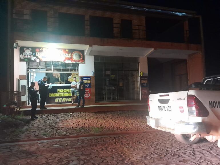 Aprehenden a jóvenes e incautan evidencias que los vinculan con el robo a bodega en Hohenau.