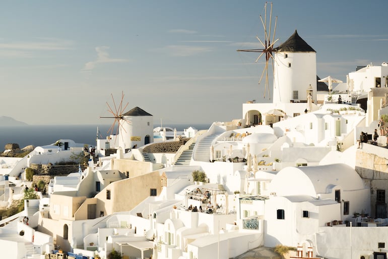 Muchas parejas de recién casados pasan en Santorini su luna de miel.