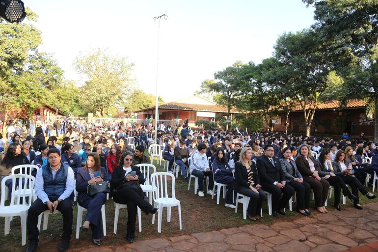 Los docentes también participaron de la presentación del proyecto.