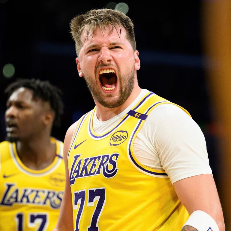 La estrella eslovena Luka Doncic (25 años), nueva figura de Lakers jugará hoy ante su exequipo en Los Angeles.