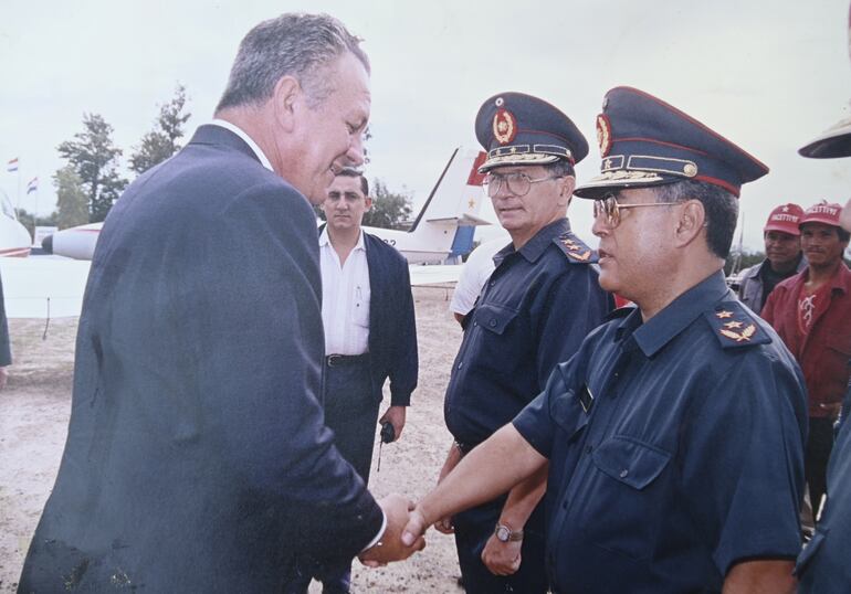 El General Pozzo fue Jefe de Estado Mayor del Tercer Cuerpo de Ejército en Mcal. Estigarribia, durante el gobierno del Presidente Juan Carlos Wasmosy. 