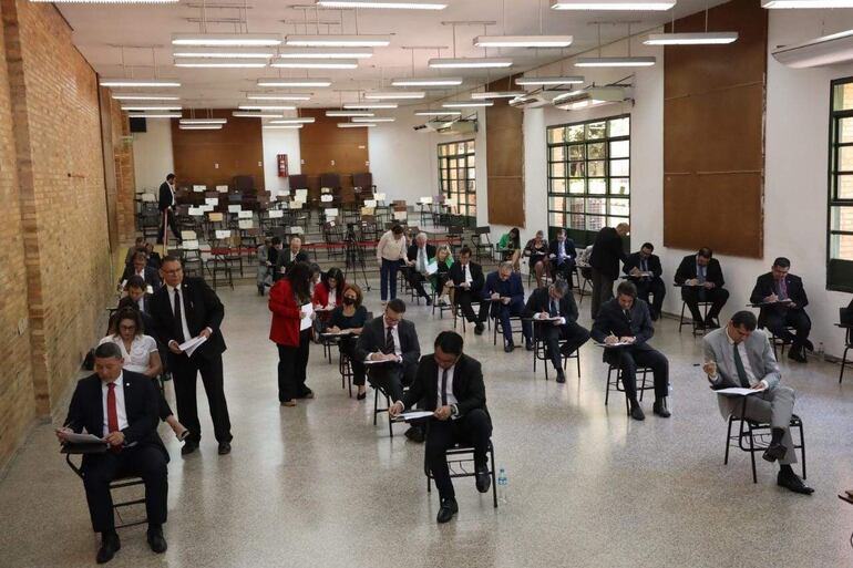 Abogados y estudiantes de Derecho de los últimos años están invitados a participar de una evaluación de capacidades y competencias.