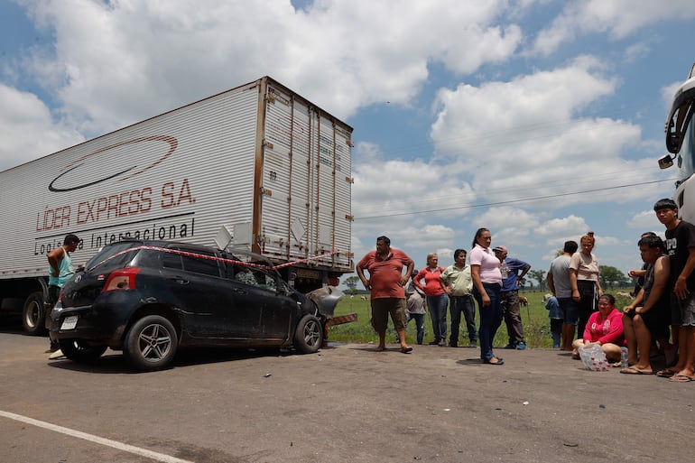 El vehículo paraguayo involucrado en el accidente; su conductor Leonardo Simbrón fue la víctima fatal. 
