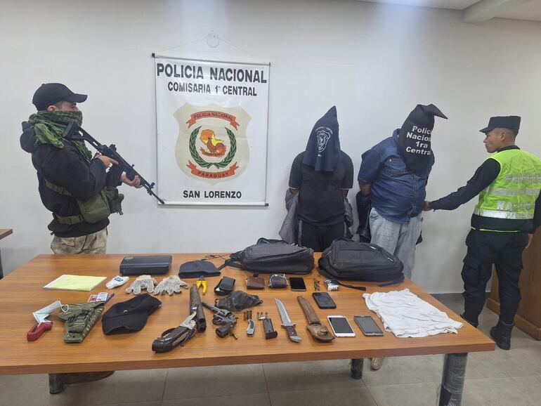 Dos hombres fueron detenidos cuando intentaban asaltar una bodega en la ciudad de San Lorenzo.