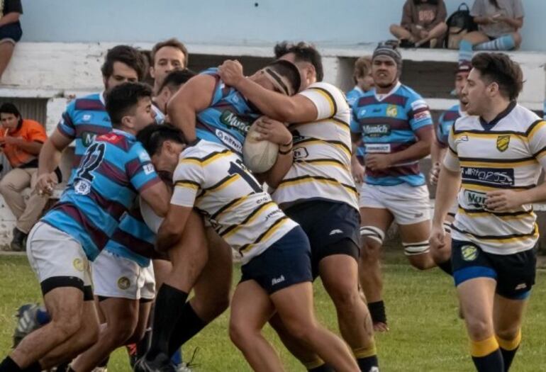 Intensa puja por la posesión de la “ovalada” en el juego parejo que San José se llevó frente a los Jabalíes por la fecha 2 de la URP.