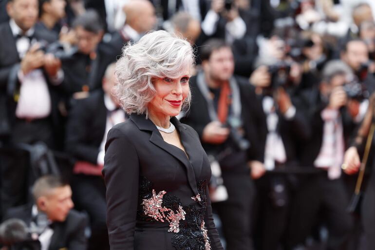 Jane Fonda, a sus 86 años, llegando espléndida al Festival de Cannes 2024.