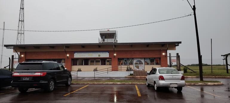 Aeropuerto Municipal de Encarnación Teniente Amín Ayub.