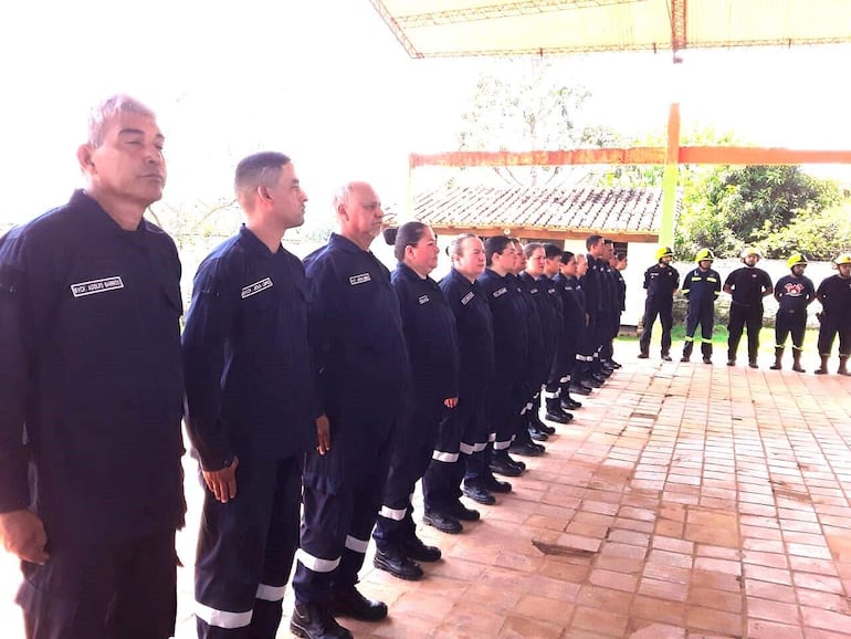 Juran bomberos voluntarios de María Antonia.