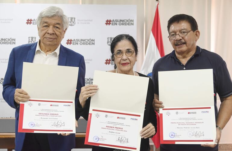 Bernardo Neri Farina, Delfina Acosta y Wilfrido Acosta fueron los ganadores de los premios literarios otorgados por la Municipalidad de Asunción.