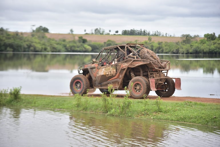 Alejandro Salazar y Diego Storm fueron los más rápidos en la categoría UTV Aspirado, con la unidad Polaris RZR1000 #211.