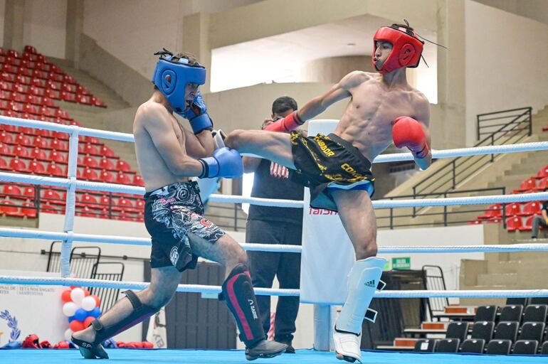 Una intensa jornada de combates se dio paso el fin de semana con la primera fecha del torneo nacional de kick boxing en la SND.