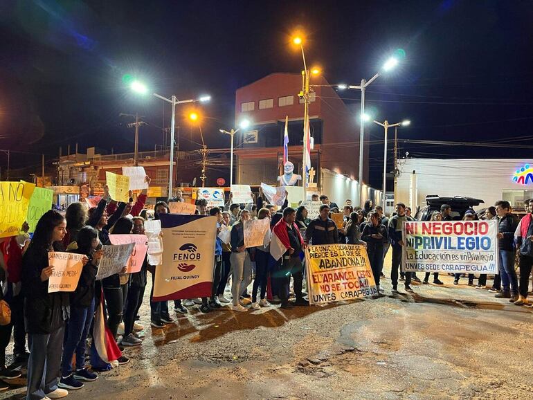 Carapeguá: cierre intermitente de ruta PY01, en reclamo de una ley de "Arancel Cero"
De	emilce ramirez <emilce.ramirez1970@gmail.com>
Destinatario	foto@abc.com.py
Fecha	17-04-2024 19:07