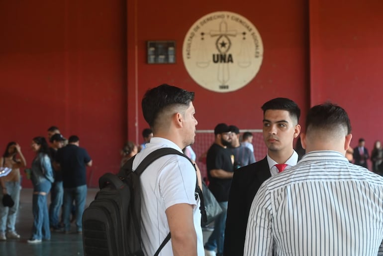 Irregularidades en elección del Centro de Estudiantes de la Facultad de Derecho de la UNA.