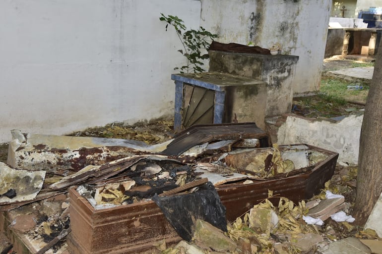 Cementerio del Este en pésimo estado.