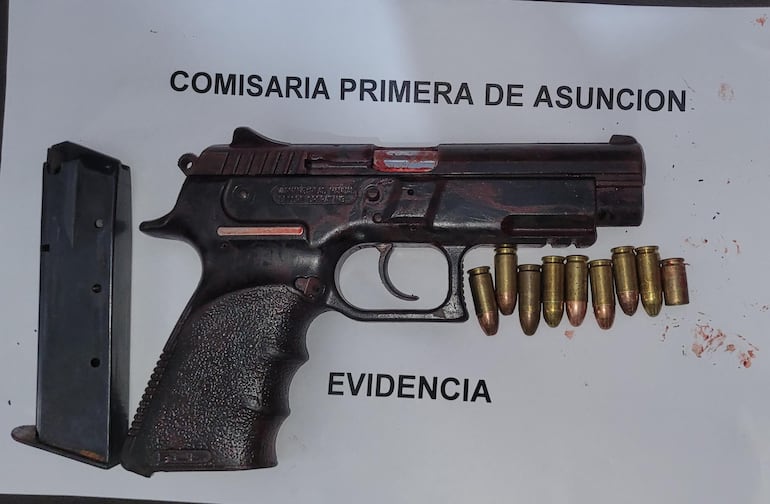 Arma que encontraron en poder del sospechoso de intento de homicidio en Sajonia.