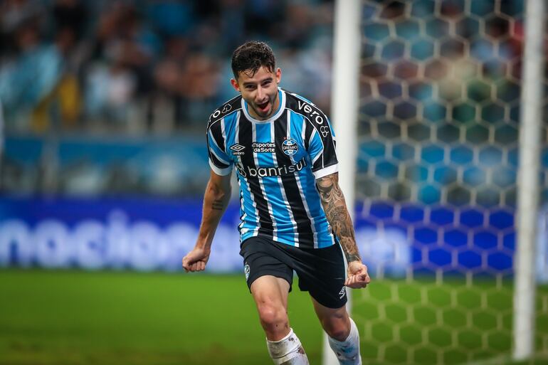 Mathías Villasanti marcó ayer un gol en la victoria de Gremio.