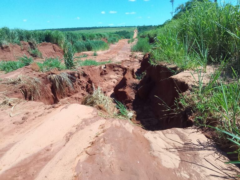 
Este trayecto corresponde al municipio de Yrybucuá donde los colonos esperan la pavimentación de la calle vecinal 