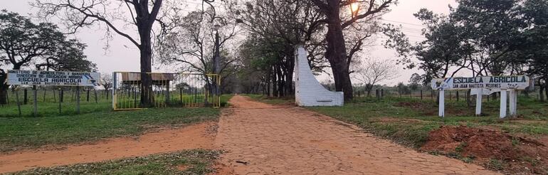 Alumnos de la Escuela Agrícola de San Juan Bautista. Misiones, se quedan sin la provisión de alimentos.