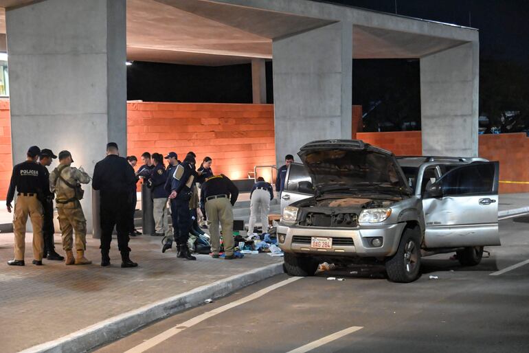 Procedimiento policial frente a la Embajada de Estados Unidos luego del intento de ingreso a la fuerza por parte del alemán Philipp Kolberg.