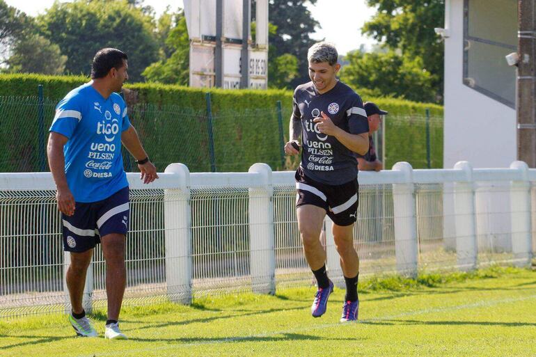 Julio Enciso Espínola (20 años), entrenando con el plantel albirrojo Sub 23 en Francia.