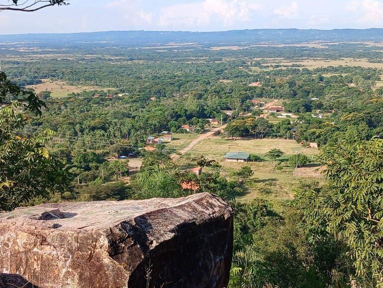 Desde el cerro Itá Angu'a se puede apreciar la naturaleza que rodea a Pirayú.