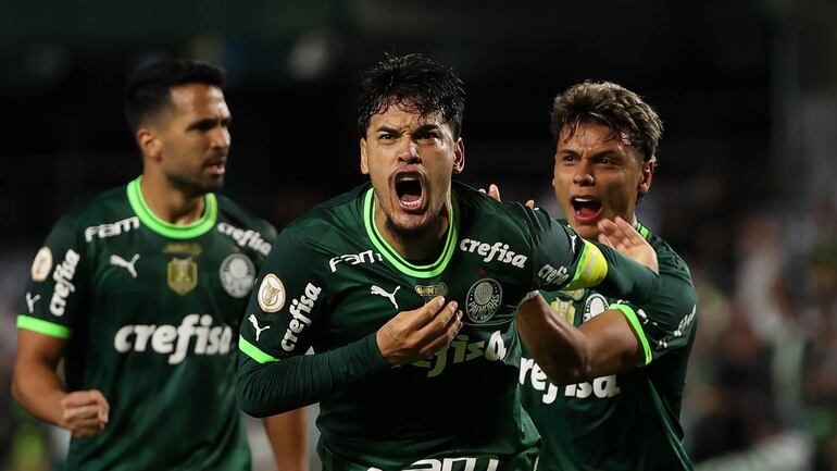 Gustavo Gómez festeja su gol ante Coritiba (Foto César Greco/Palmeiras).