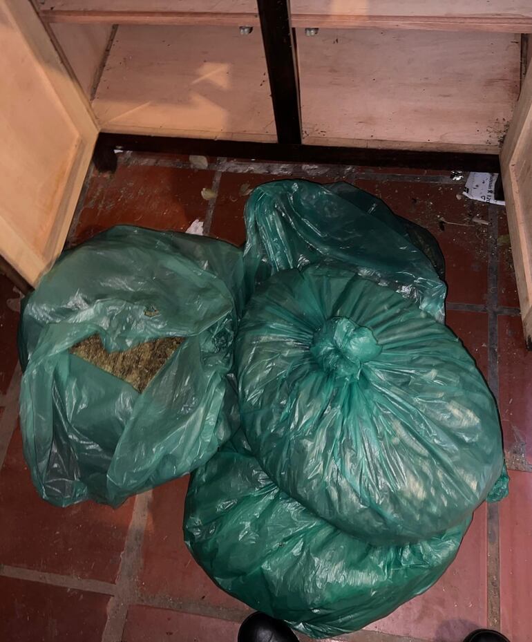 Marihuana VIP incautada en el barrio Santa María de Asunción.