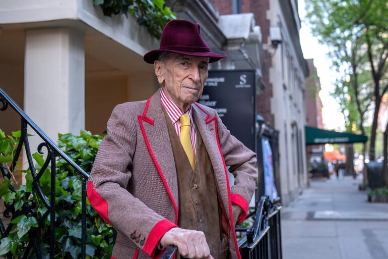 El escritor y periodista estadounidense Gay Talese, en su casa del exclusivo barrio del Upper East Side de Manhattan, en Nueva York (EE.UU.).