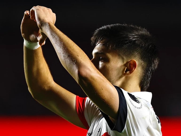 El paraguayo Damián Bobadilla, futbolista del Sao Paulo, celebra un gol en el partido frente a Fluminense por la Serie A de Brasil en el estadio Morumbí, en Sao Paulo, Brasil.